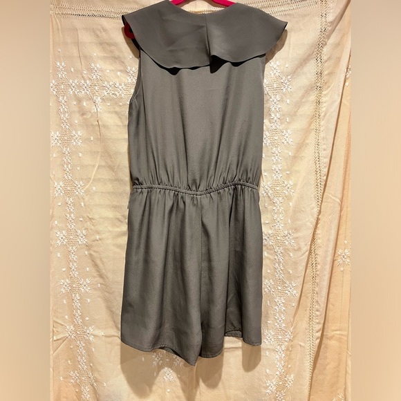 BCBG green romper - Picture 3 of 4